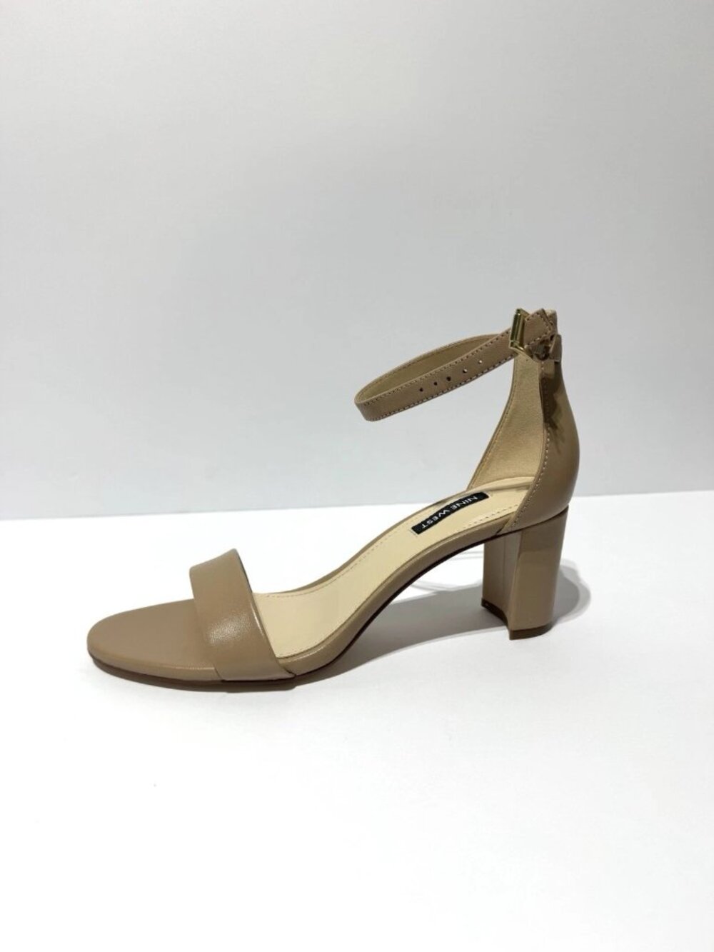 Nine West Womens Pruce Sandals Size 8 M